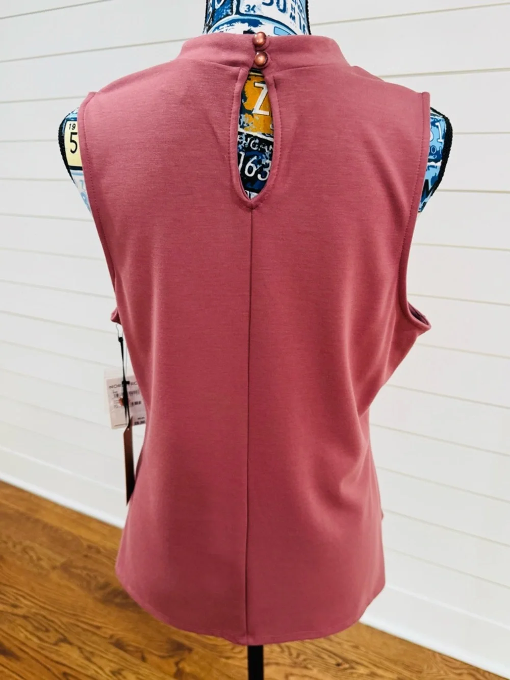 Halogen Sleeveless Keyhole Top - Mauve Pink - Picture 4 of 9